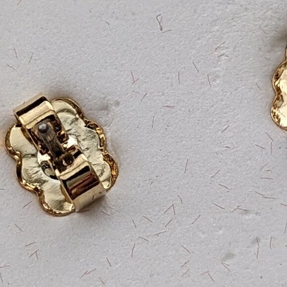 Earrings on an Apple Pearl Pierced Post Petite 8mm diam Steel Posts Avon - Picture 7 of 8